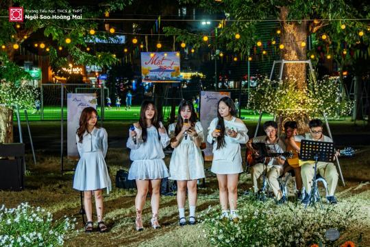 Cảm xúc lắng đọng trong đêm nhạc tri ân Acoustic Show “Mật ngọt”