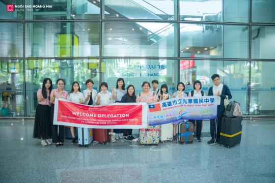 CHÀO MỪNG ĐOÀN GIÁO VIÊN & HỌC SINH TRƯỜNG KAOHSIUNG MUNICIPAL KUANGHUA (ĐÀI LOAN) ĐẾN VỚI NGÔI SAO HOÀNG MAI