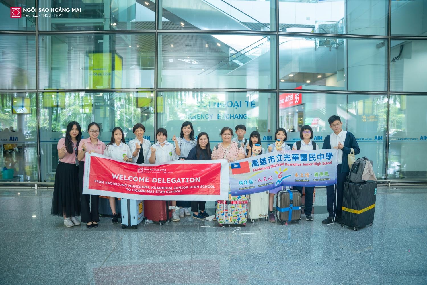 CHÀO MỪNG ĐOÀN GIÁO VIÊN & HỌC SINH TRƯỜNG KAOHSIUNG MUNICIPAL KUANGHUA (ĐÀI LOAN) ĐẾN VỚI NGÔI SAO HOÀNG MAI