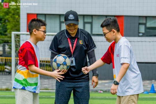 [RISE UP 2025] KHƠI DẬY ĐAM MÊ SÂN CỎ CÙNG HLV LÊ THỊ OANH - CỰU TUYỂN THỦ QUỐC GIA