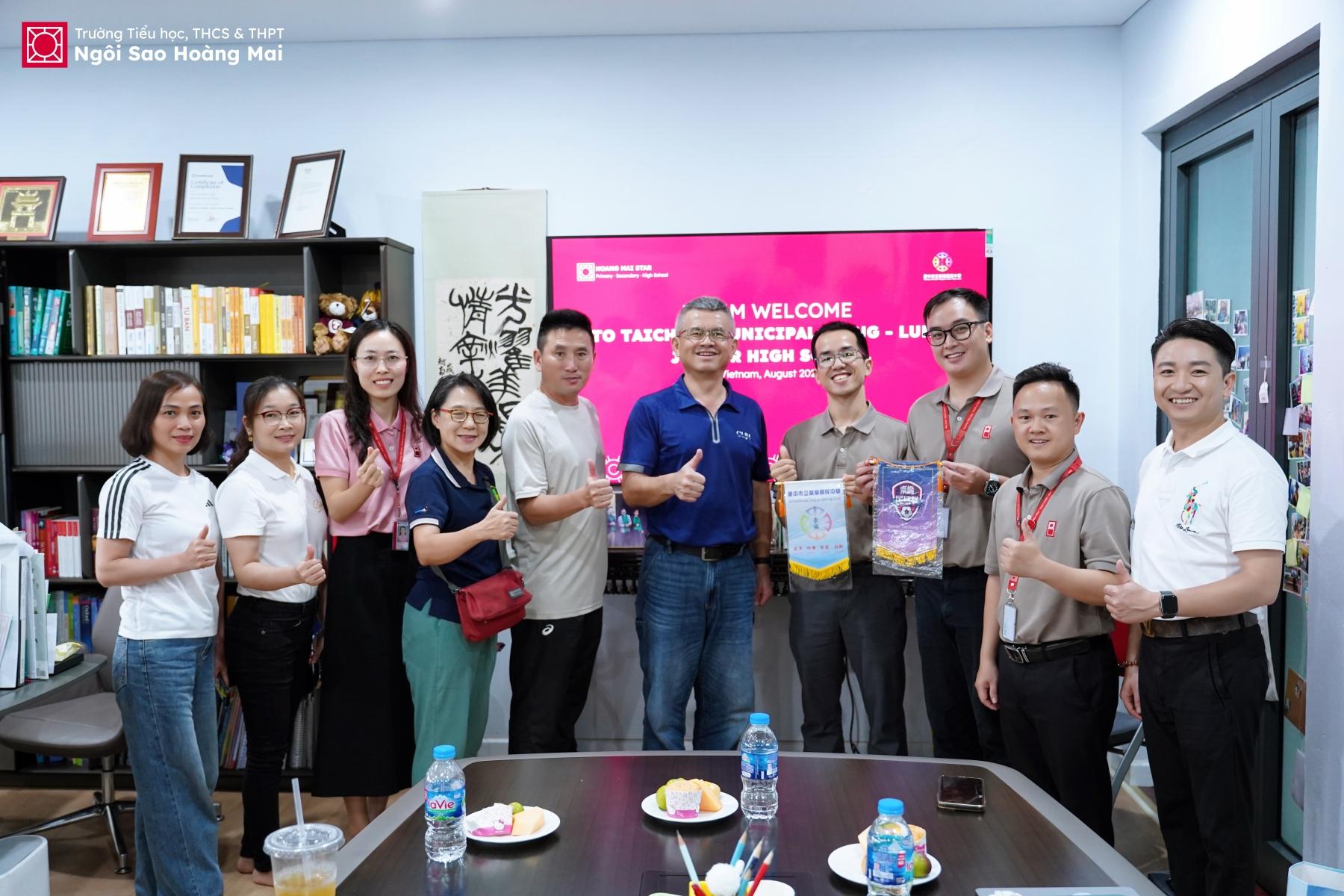 SÂN CỎ KHÔNG BIÊN GIỚI – TRƯỜNG NGÔI SAO HOÀNG MAI CHÀO ĐÓN TRƯỜNG CHUNG-LUN (ĐÀI LOAN) - KHỞI ĐẦU CHO HÀNH TRÌNH GẮN KẾT QUỐC TẾ