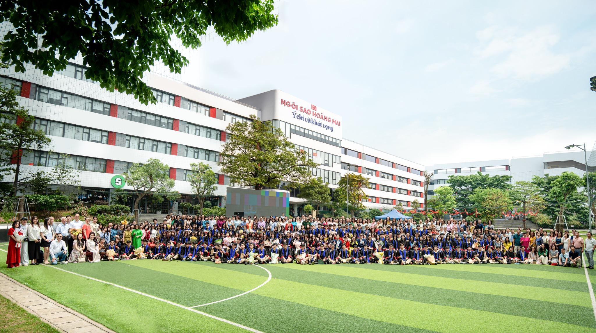LỄ TRƯỞNG THÀNH HỌC SINH KHỐI 12 – DẤU MỐC THIÊNG LIÊNG CỦA SỰ LỚN KHÔN VÀ HÀNH TRÌNH VƯƠN TỚI TƯƠNG LAI