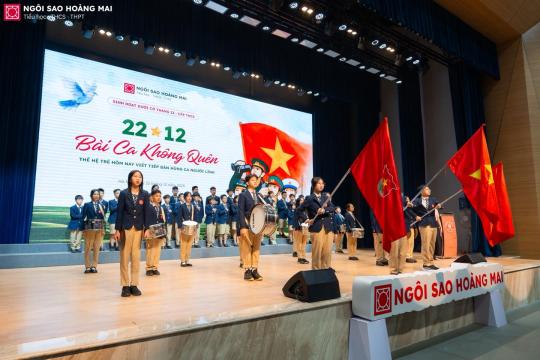 SINH HOẠT DƯỚI CỜ CẤP THCS: “22/12 – BÀI CA KHÔNG QUÊN” – THẾ HỆ TRẺ HÔM NAY VIẾT TIẾP BẢN HÙNG CA NGƯỜI LÍNH